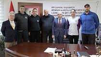 Burhaniye Belediyesi 2.Voleybol Turnuvası Katılımcılarından Başkan Deveciler'e Ziyaret - haberi