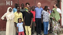 Afrikalı yetimler için Burhaniye’den tel örme makinesi hediye gönderildi - haberi
