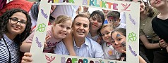 AKIN, ‘BU ŞEHİRDE KİMSE YALNIZ DEĞİL’