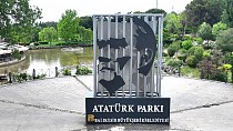 Atatürk Parkı göz kamaştırmaya devam ediyor