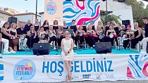 AYVALIK BELEDİYESİ KURSİYERLERİNDEN KEREMKÖY FESTİVALİ’NDE GÖZ DOLDURAN GÖSTERİ - haberi