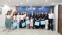 AKIN, LGS BİRİNCİLERİNİ MAKAMINDA AĞIRLADI