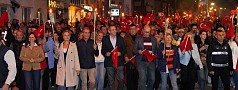 AYVALIK’TA CUMHURİYET COŞKUSU, FENER ALAYIYLA TAÇLANDI!