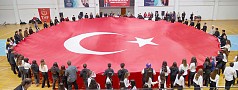AYVALIK’TA CUMHURİYET COŞKUSU SALONLARA SIĞMADI