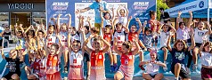 AYVALIK’TA KOŞU HEYECANINA BU KEZ ÇOCUKLAR RENK KATTI