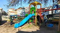AYVALIK’TA PARK VE BAHÇELER EKİPLERİNDEN 7/24 YOĞUN MESAİ