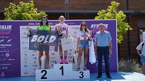 AYVALIK’TA YARI MARATONUN ŞAMPİYONLARI ÖDÜLLERİNİ ALDI
