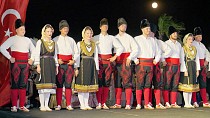 6 ÜLKEDEN 18 HALK DANSLARI EKİBİ, 750 DANSÇI AYVALIK’TA KÜLTÜR KÖPRÜSÜ KURDU