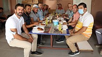 BAŞKAN DEVECİLER FEN İŞLERİ PERSONELİ İLE KAHVALTIDA BİR ARAYA GELDİ