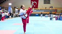 BALIKESİR’DE 15 TEMMUZ RUHU İLE TAEKWONDO POOMSAE HEYECANI BAŞLADI