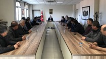 BURHANİYE’DE KAYMAKAM MEMİŞ BAŞKANLIĞINDA MERKEZ MAHALLE MUHTARLARI TOPLANTISI YAPILDI