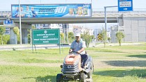 BURHANİYE’DE PARK VE YEŞİL ALANLARDA BAKIM ÇALIŞMALARI DEVAM EDİYOR