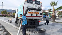 BÜYÜKŞEHİR’DEN ŞEHRİN DÖRT BİR YANINDA TEMİZLİK SEFERBERLİĞİ