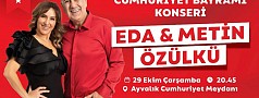 Cumhuriyet Coşkusu Ayvalık’ta Eda Metin Özülkü Çiftiyle Taçlanıyor