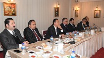 DEVLET KURUMU GÖREVLİLERİ TATLI DİLLİ, GÜLER YÜZLÜ HİZMET VERMELİ