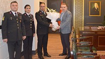 EDREMİT KAYMAKAMI ODABAŞ, JANDARMA TEŞKİLATI HEYETİNİ MAKAMINDA KABUL ETTİ