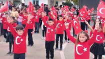 EDREMİT MİMAR SİNAN İLKOKULU’NDA 29 EKİM CUMHURİYET BAYRAMI COŞKUSU