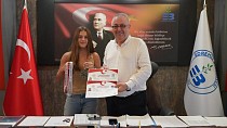 EDREMİT’İN GURURU ŞENGÜL NİSA İPEK’TEN BAŞKAN ERTAŞ’A ZİYARET