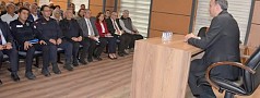 EDREMİT’TE MUHTARLAR TOPLANTISI KAYMAKAM ENGİN’İN KATILIMIYLA GERÇEKLEŞTİRİLDİ