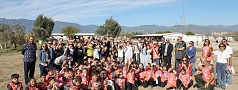 EDREMİT’TE ÖĞRENCİLER FİDANLARI TOPRAKLA BULUŞTURDU