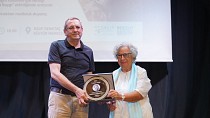 FEYZA HEPÇİLİNGİRLER AYVALIK’TA ‘USTAMIZA SAYGI’ ETKİNLİĞİNDE DOSTLARIYLA BULUŞTU