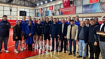 GENÇ BAŞKAN, FUTBOL VE VOLEYBOL TAKIMLARINI ZİYARET ETTİ