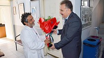 KAYMAKAM ODABAŞ’TAN DOKTOR AKPINAR’A GEÇMİŞ OLSUN ZİYARETİ - haberi