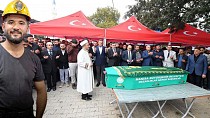 SOMA'DAKİ MADEN KAZASINDA HAYATINI KAYBEDEN İVRİNDİLİ MADENCİ RAMAZAN İNCE, DUALARLA TOPRAĞA VERİLDİ!