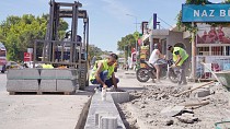 AYVALIK’TA KALDIRIMLAR YAYALAR İÇİN DAHA GÜVENLİ, DÜZENLİ VE KULLANIŞLI