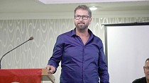 FERHATOĞLU EDREMİT BELEDİYESİ GÜRESPOR’DA BAŞKAN SERDAR AKGÜL GÜVEN TAZELEDİ