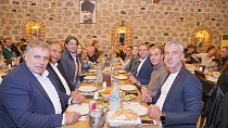 AYVALIK ZEYTİN HASAT FESTİVALİ’NDE DAYANIŞMA BULUŞMASI