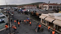 Ayvalık'ta yere çöp ve izmarit atanlara yasaklar geliyor... - haberi