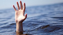 Boğulmak üzere olan kişiyi denize girenler kurtardı  - haberi