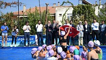 Büyükşehir 15 bin çocuğa yüzme eğitimi verdi - haberi