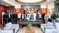 EDREMİT BELEDİYESİ GÜRE SPOR’DAN BAŞKAN ERTAŞ’A ZİYARET! - haberi