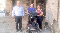 EVİ YANAN AİLE İSYAN ETTİ, ‘BURHANİYE CUMHURİYET MEYDANINA ÇADIR MI KURALIM’ - haberi