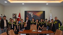 Mehmet Akif Ersoy Ortaokulu Yıldız Kız Futbol Takımı İl Birincisi Oldu - haberi